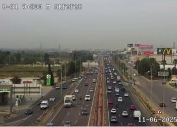 Crónicas del asfalto: la odisea matinal de los conductores valencianos rumbo a lo desconocido (o al trabajo)