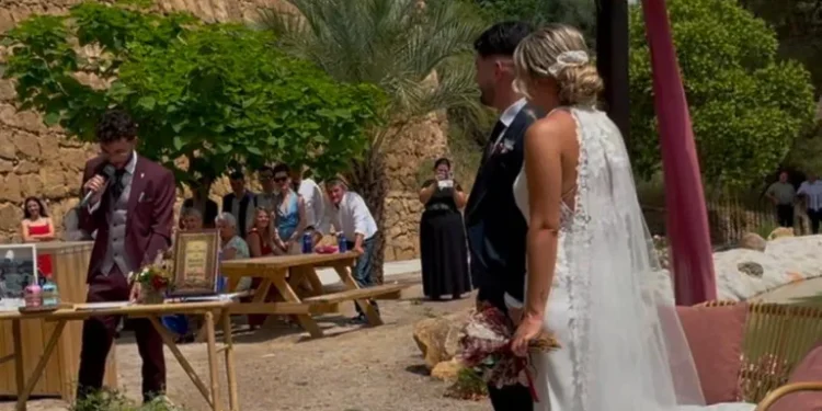 Organizar bodas para luchar contra la despoblación: el ejemplo de Zarra, un pequeño pueblo del interior valenciano