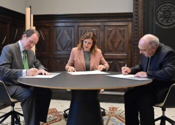 Fundación Iberdrola sufragará la nueva iluminación exterior del Miguelete y la Catedral de Valencia