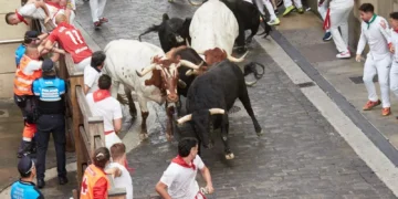 Un vecino de Jérica resulta herido leve en el primer encierro de los Sanfermines 2025