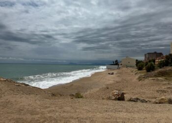 Consellería reutilizará la arena dragada de la desembocadura del Xuquer para regenerar playas de Tavernes y Sur de Cullera