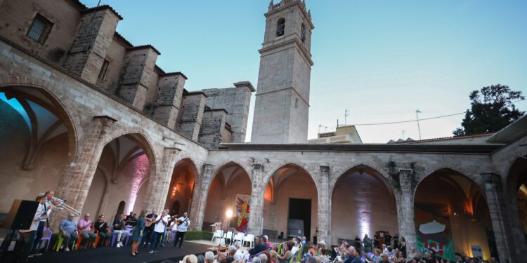El IVAM, el Centre del Carme y el Museo de Bellas Artes celebran la Gran Nit de Juliol con un recorrido festivo en torno a las tradiciones populares
