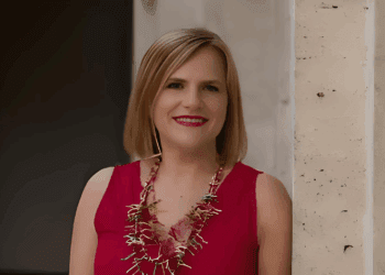 Pilar Bernabe: “Una alcaldesa debe garantizar que las familias no tengan que renunciar a Valencia”