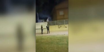 El vecindario de Museros denuncia inseguridad e insalubridad por la ocupación de catorce adosados desde 2023