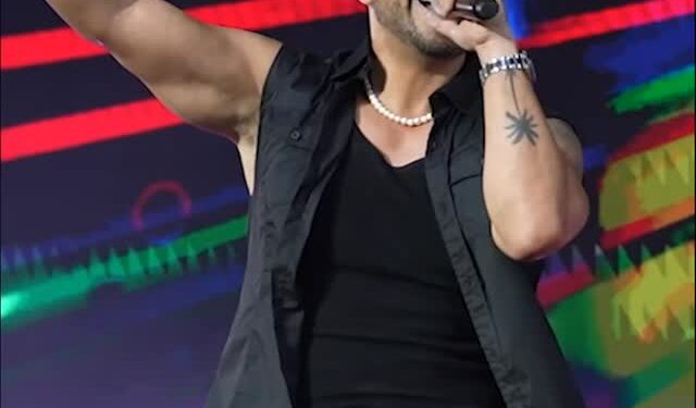 Luis Fonsi saborea Valencia antes de su concierto: arroz del senyoret en uno de los restaurantes más emblemáticos de la ciudad