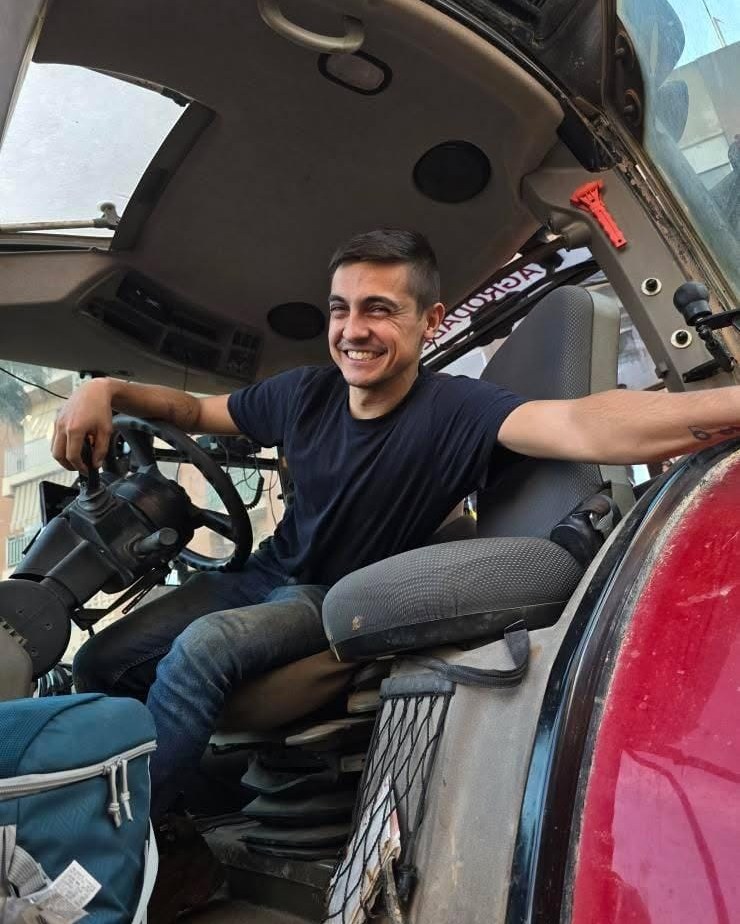 No aguanto más presión”: el trágico final de David Lafoz, el joven agricultor que luchó por el campo y murió en soledad 2 517088328 122177696606319145 8327171489494627454 n