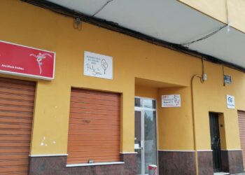 Un rayo impacta en pleno casco urbano de Náquera