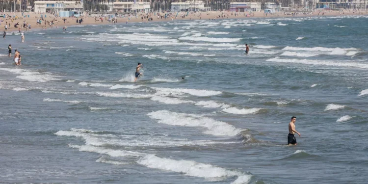 Fallecen dos bañistas de edad avanzada en las playas de Gandia y Dénia 1 Fallecen dos bañistas de edad avanzada en las playas de Gandia y Dénia