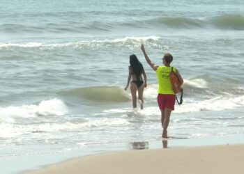 Reabren al baño la playa de Motilla en Sueca tras confirmar que el agua es apta