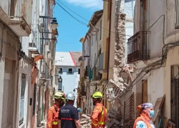 Un obrero muere y otro resulta herido tras derrumbarse una vivienda en obras en Ontinyent