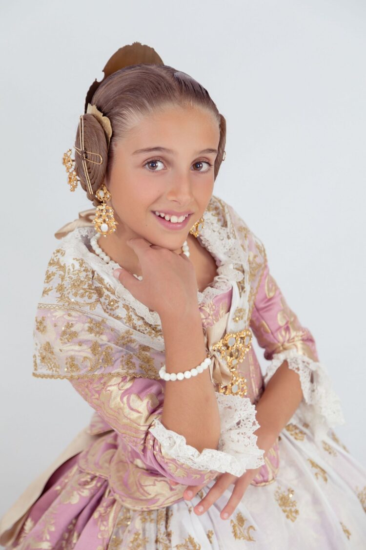 El agua hizo acto de presencia en las preselecciones falleras este sábado