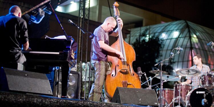 Avishai Cohen presenta Brightlight en la Sala Iturbi del Palau 1 Avishai Cohen presenta Brightlight en la Sala Iturbi del Palau