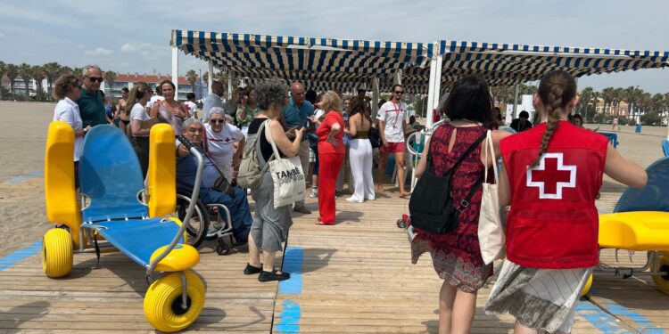 COCEMFE CV denuncia déficits en varios puntos de baño adaptado en playas de la Comunitat 1 COCEMFE CV denuncia déficits en varios puntos de baño adaptado en playas de la Comunitat