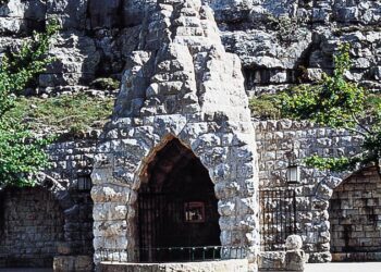 Roban dos grifos de la Font d’en Segures, el manantial más emblemático de Benassal