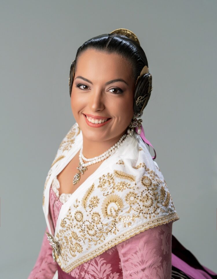 El agua hizo acto de presencia en las preselecciones falleras este sábado