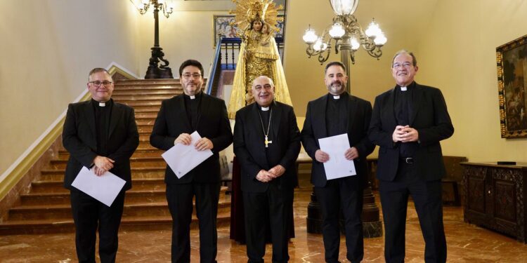 El Arzobispo nombra a los vicarios episcopales F.Javier Grande, de la V, y J.J Monfort, de la VIII, y a F. Carrasco Vicerrector de La Inmaculada 1 El Arzobispo nombra a los vicarios episcopales F.Javier Grande, de la V, y J.J Monfort, de la VIII, y a F. Carrasco Vicerrector de La Inmaculada