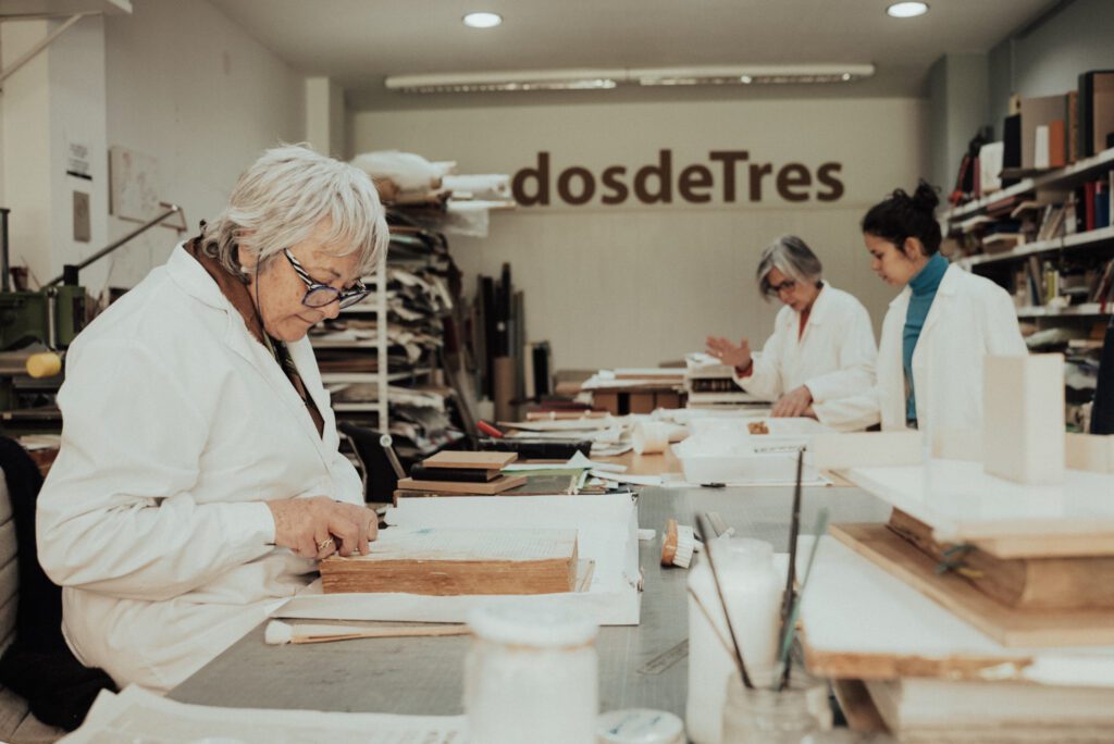 Empresas, entidades, institutos de toda España se unen para restaurar obras de arte y archivos parroquiales afectados por la riada 7 DosdeTres press1