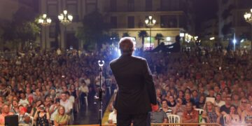 Francisco emociona a Valéncia en la gran noche de la Feria de Julio