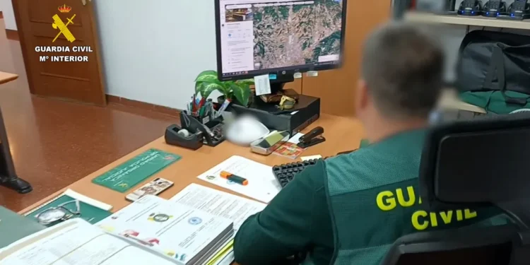 Detenido un menor en Valencia acusado de contactar con niños a través de chats con fines sexuales 1 Detenido un menor en Valencia acusado de contactar con niños a través de chats con fines sexuales