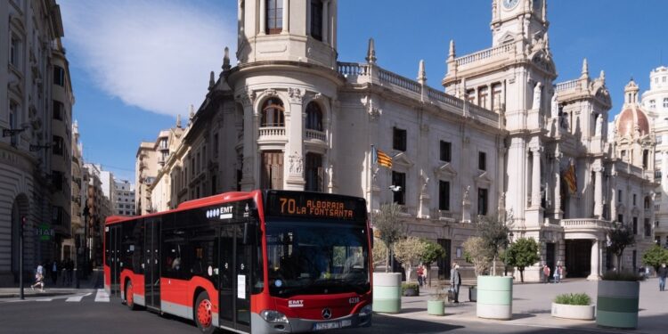 El barrio de Safranar y el polígono Vara de Quart dispondrán de un servicio de EMT Valencia 1 CERMI CV exige un Plan Director de la EMT “valiente” que garantice la accesibilidad universal como un derecho y no como una opción
