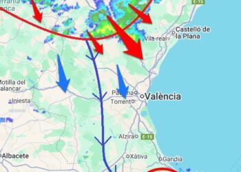 Una fuerte tormenta acompañada de granizo y rachas muy fuertes de viento azota La Plana Baixa