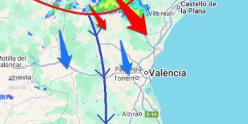 Una fuerte tormenta acompañada de granizo y rachas muy fuertes de viento azota La Plana Baixa