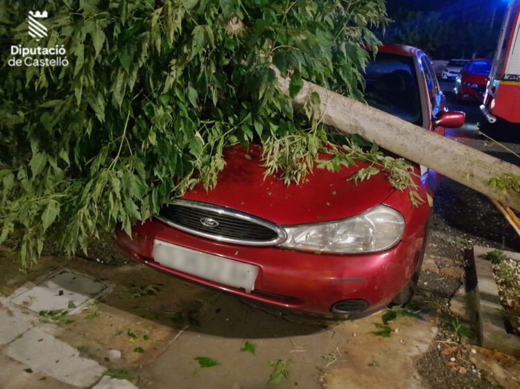 Un reguero de daños en Castelló por las fuertes tormentas de ayer