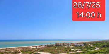Prosigue los vertidos de agua de l'Albufera a las playas pese a las quejas vecinales