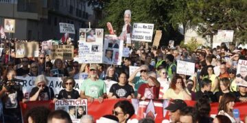 La protesta contra Mazón en Catarroja reúne a 1.500 personas