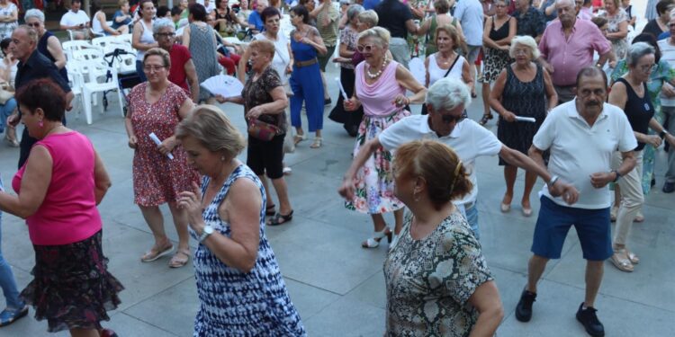 Torrent celebrará el Día de los Abuelos con un gran baile en la Plaza Unió Musical el 26 de julio