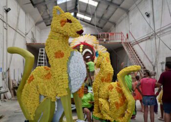 Todo preparado para la Batalla más colorida y olorosa, la Batalla de Flors de Valéncia