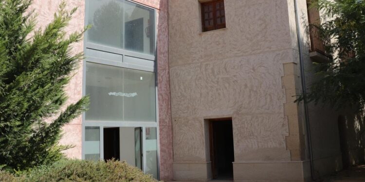 Muchamel cede la Casa de Sant Pere a Sanitat para albergar la Unidad de Salud Mental Infanto-Juvenil de Alicante 1 Muchamel cede la Casa de Sant Pere Sanitat para albergar la Unidad de Salud Mental Infanto-Juvenil de Alicante