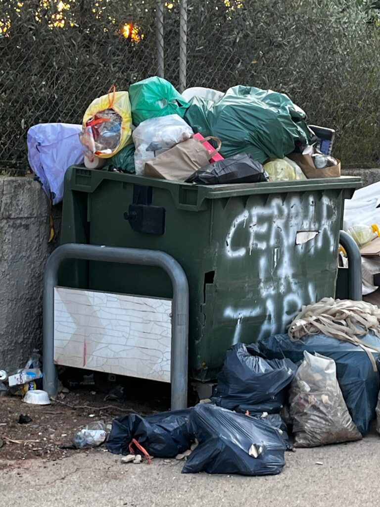 Nàquera: olvido monumental en forma de barro y basura 7 Imagen de WhatsApp 2025 07 07 a las 22.44.29 1f9435a7