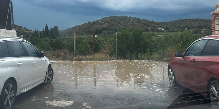 La lluvia vuelve a evidenciar la dejadez del Ayuntamiento de Náquera 1 La lluvia vuelve a evidenciar la dejadez del Ayuntamiento de Náquera