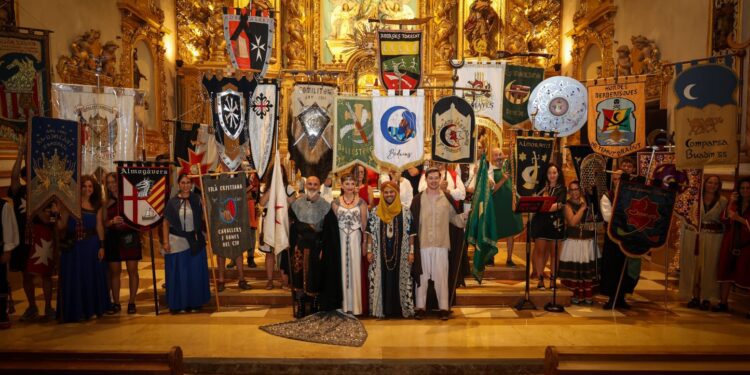 Los Moros y Cristianos de Torrent comienzan pasados por agua