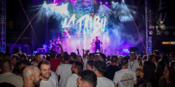 orrent vivió una noche de conciertos con homenajes a valencianos y a grandes del pop-rock español