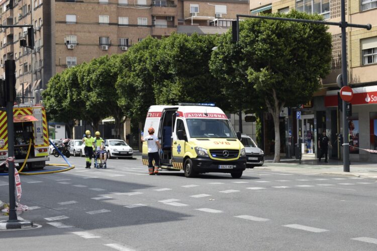 Incendio Valencia: Los bomberos dan por controlado el incendio pero siguen 120 viviendas desalojadas
