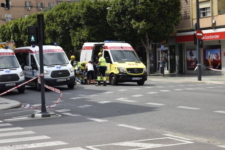 Incendio Valencia: Los bomberos dan por controlado el incendio pero siguen 120 viviendas desalojadas
