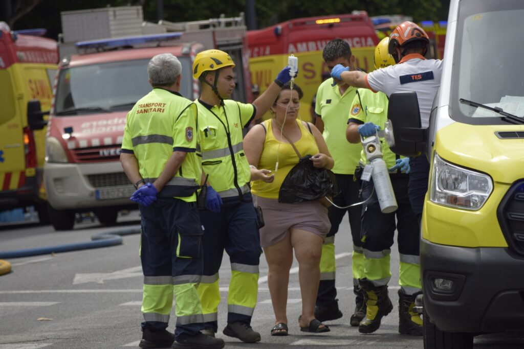 Incendio de Valencia: 17 atendidos por inhalación de humo, 14 siguen en Hospitales y 45 realojados