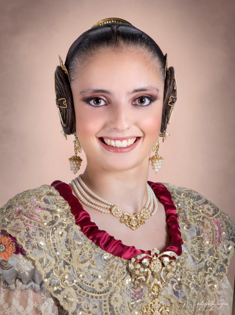 El agua hizo acto de presencia en las preselecciones falleras este sábado