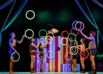 El circo valenciano toma las calles, las plazas y la playa en la 42 edición de Sagunt a Escena