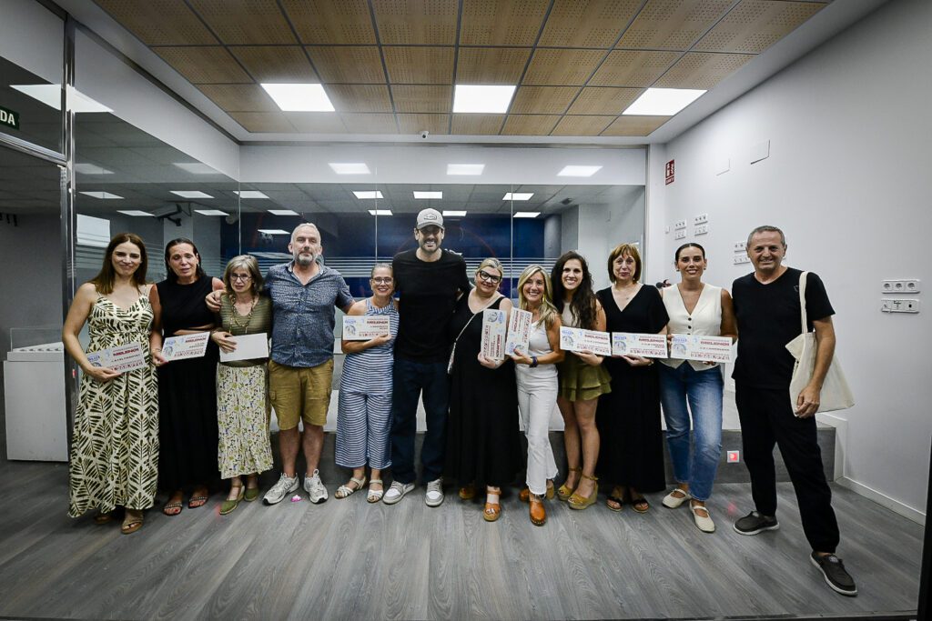 Melendi dona 330.000 euros con su concierto benéfico en Valencia para ayudar a afectados por la DANA 4 MELENDI BENEFICO VLC FOTO 4