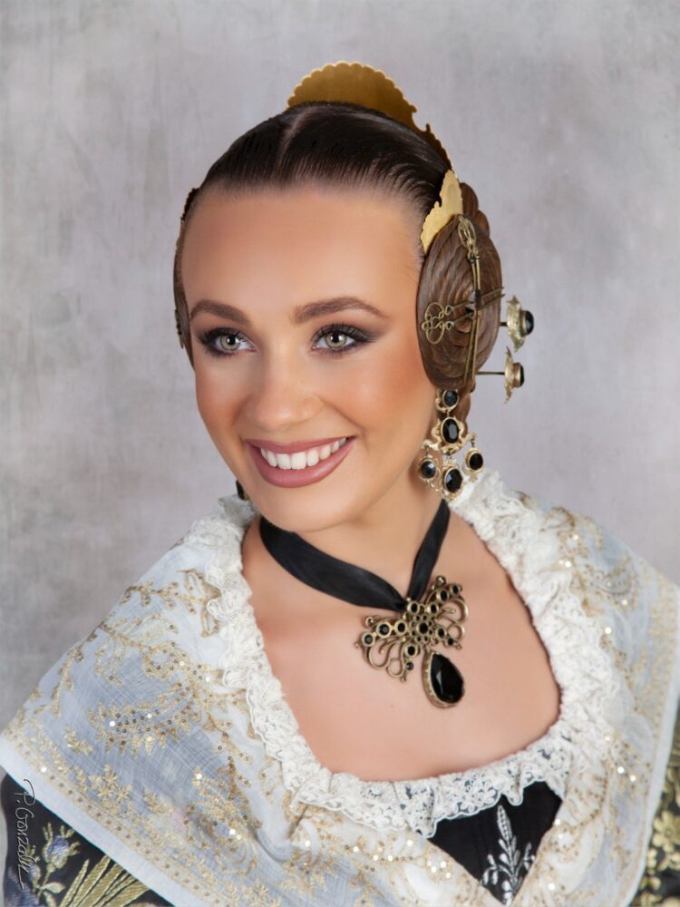 El agua hizo acto de presencia en las preselecciones falleras este sábado