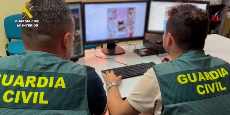 Investigado en Valéncia un menor por difundir falsos desnudos de sus compañeras usando IA 1 Investigado en Valéncia un menor por difundir falsos desnudos de sus compañeras usando IA