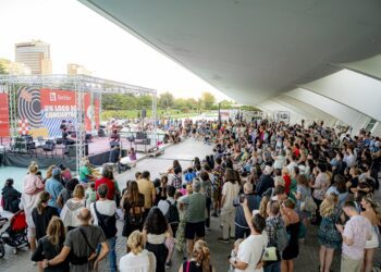 La Ciutat de les Arts i les Ciències acoge las últimas actuaciones del ciclo de verano 'Un Lago de Conciertos' a cargo de los estudiantes de Berklee Valencia 4 La Ciutat de les Arts i les Ciències acoge las últimas actuaciones del ciclo de verano 'Un Lago de Conciertos' a cargo de los estudiantes de Berklee Valencia
