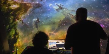 El Hemisfèric celebra los martes y jueves el planetario en directo ‘Las Nocturnas de verano’