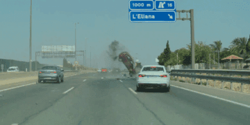 El conductor que huyó tras provocar un accidente en la CV-35 se entrega a la Policía