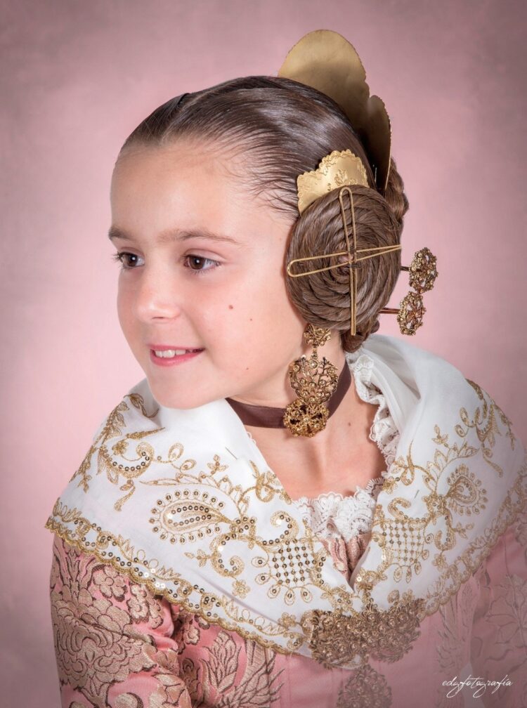 El agua hizo acto de presencia en las preselecciones falleras este sábado