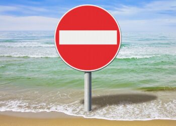 Prohibido el baño en las playas de El Perelló, Les Palmeres y Motilla por contaminación fecal