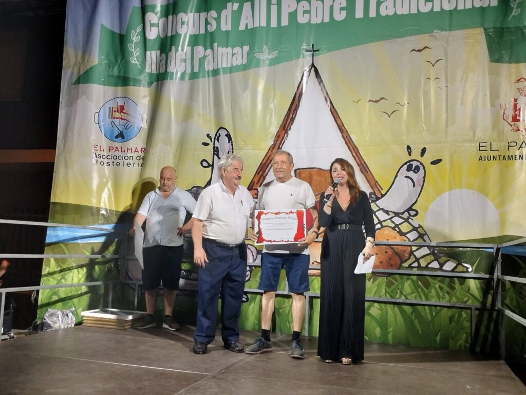 Paco Gimeno, chef de El Racó de Meliana, gana el XVI Concurso de All i Pebre de la Isla del Palmar 8 Paco Gimeno chef de El Raco de Meliana gana el XVI Concurso de All i Pebre de la Isla del Palmar 10